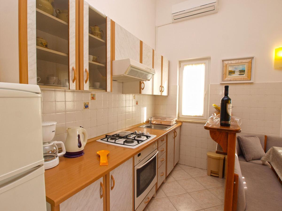 Apartments Iva 1534 Pula Exterior photo