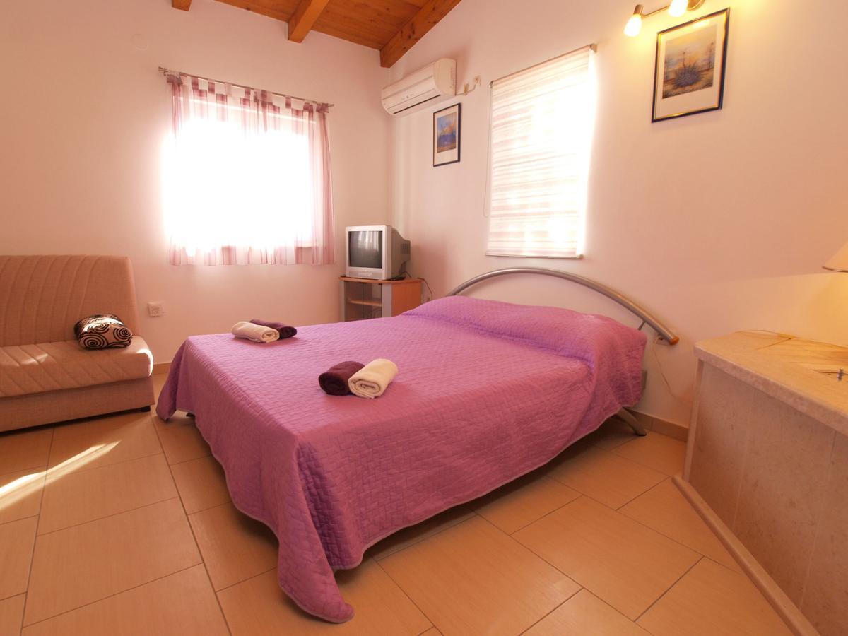 Apartments Iva 1534 Pula Exterior photo