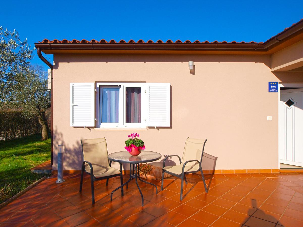 Apartments Iva 1534 Pula Exterior photo