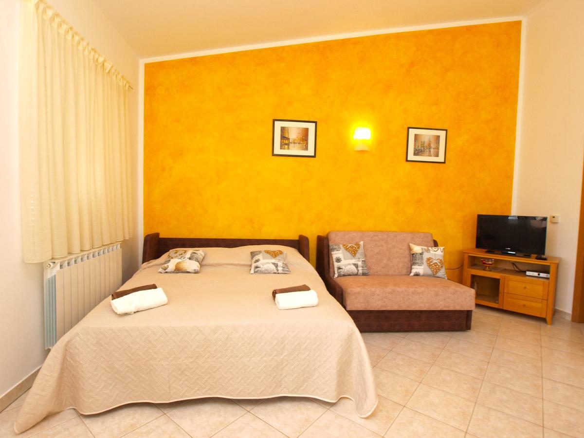 Apartments Iva 1534 Pula Exterior photo