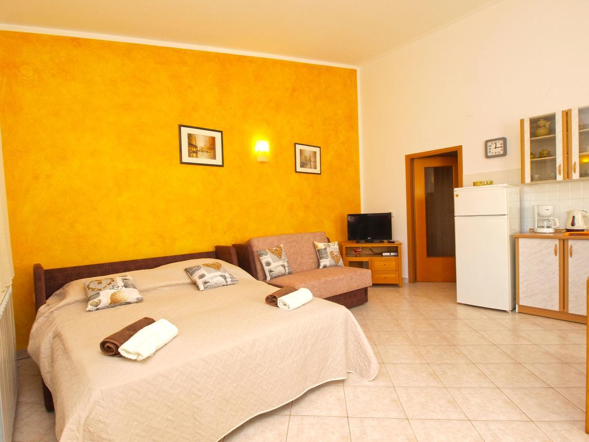Apartments Iva 1534 Pula Exterior photo