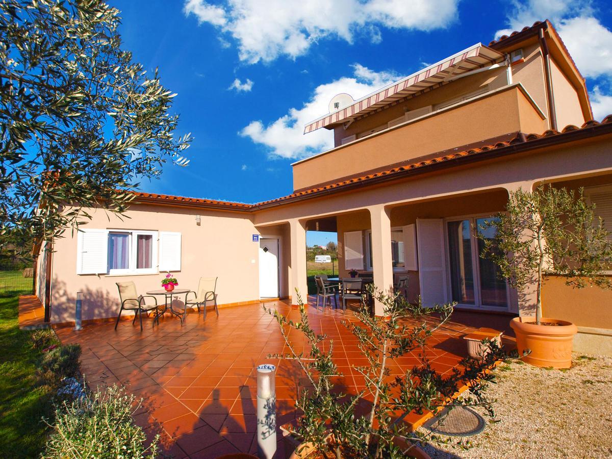 Apartments Iva 1534 Pula Exterior photo
