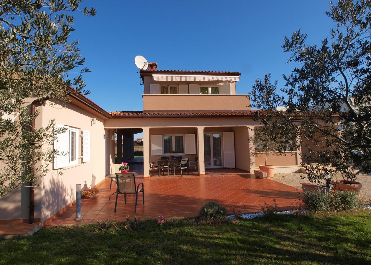 Apartments Iva 1534 Pula Exterior photo