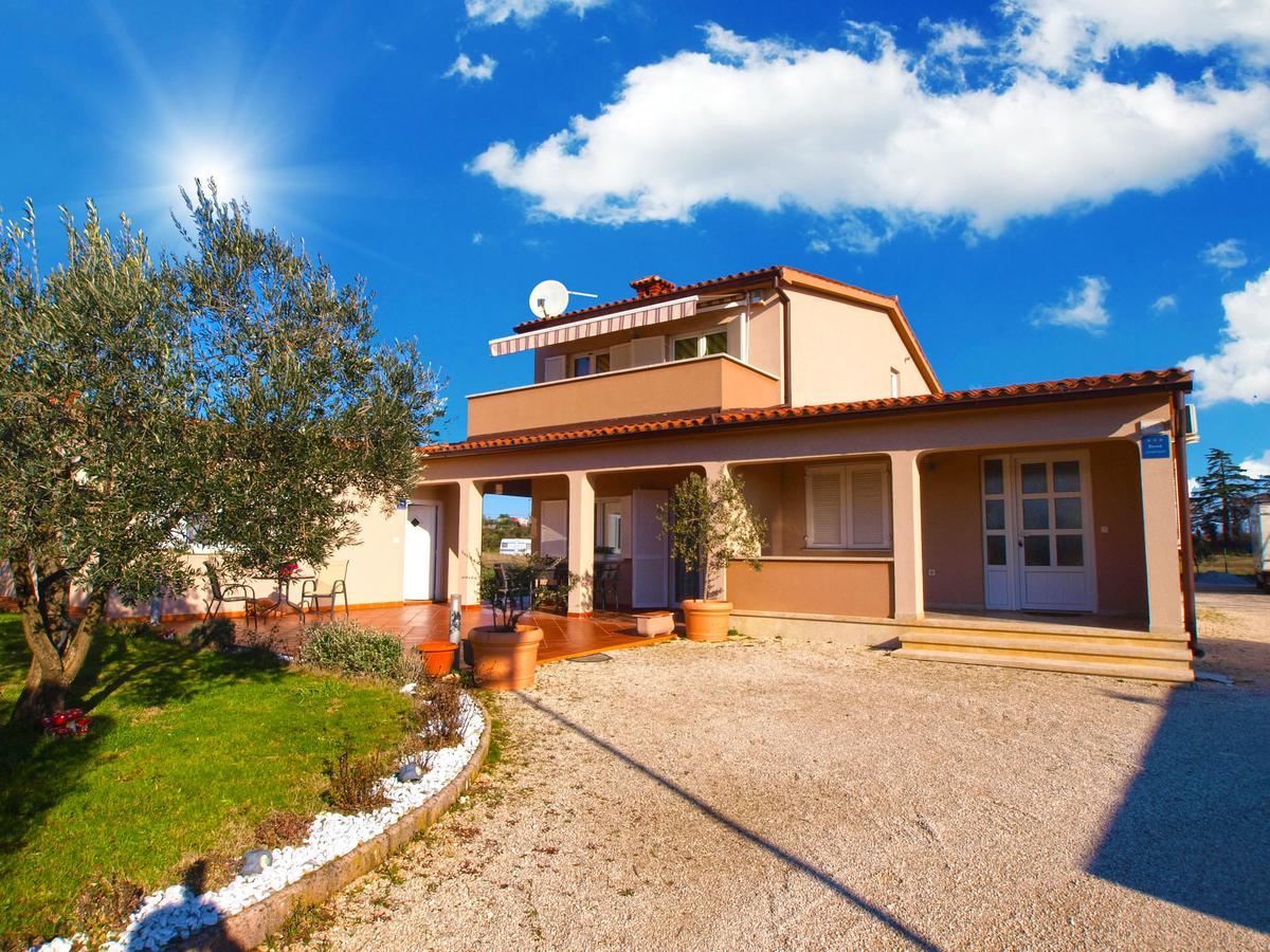 Apartments Iva 1534 Pula Exterior photo